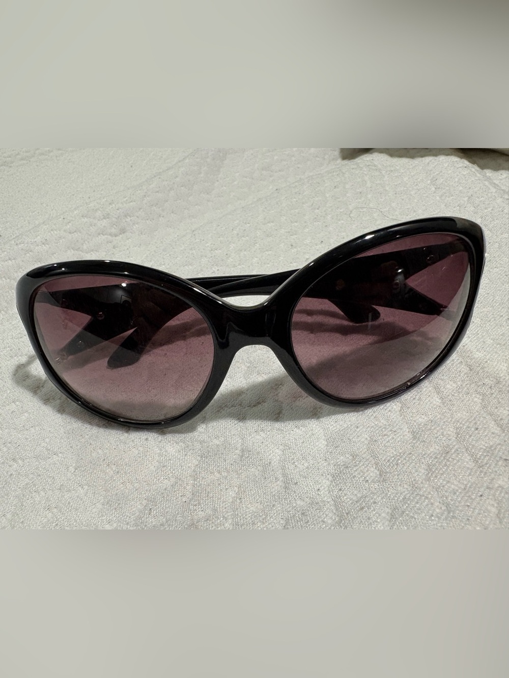Betsey Johnson Raven black round sunglasses with silver heart frame